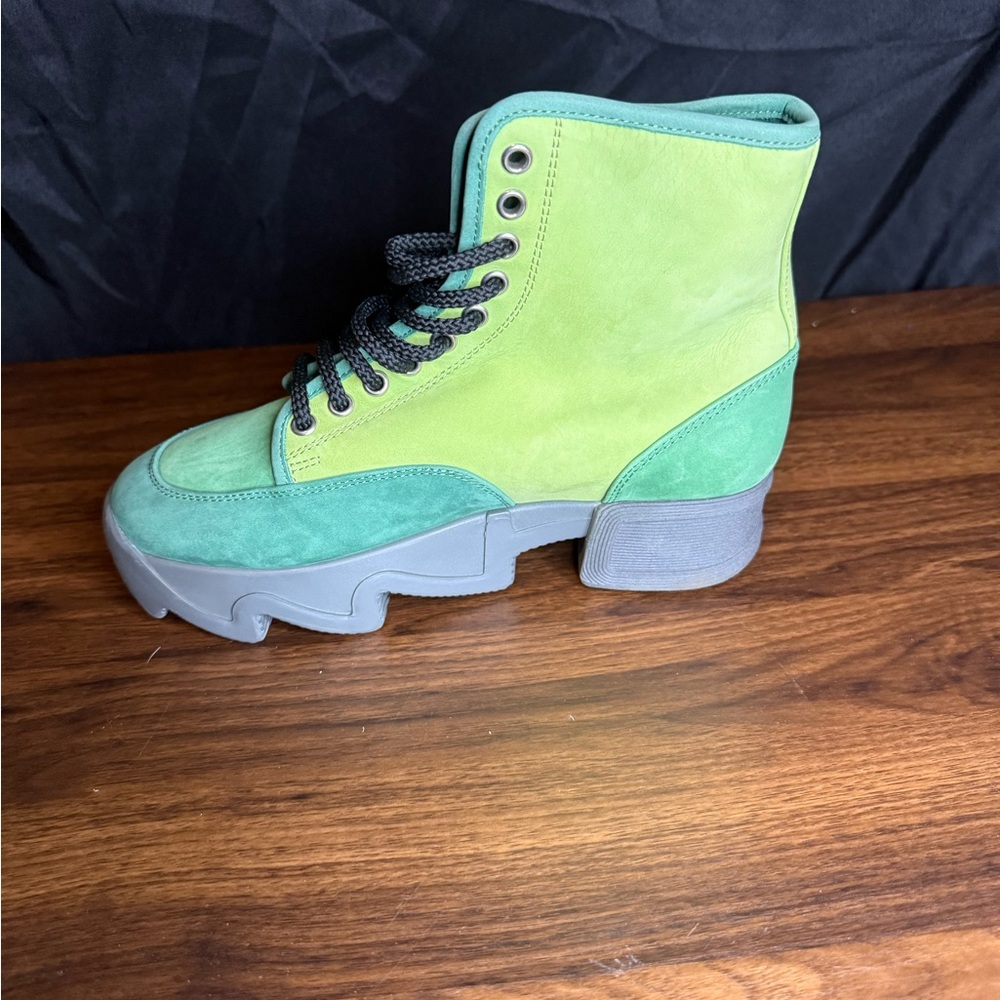 iRi Boots, Green Arom Nubuck Leather Lace Up Boots with Wavy Sole,‎ size 38